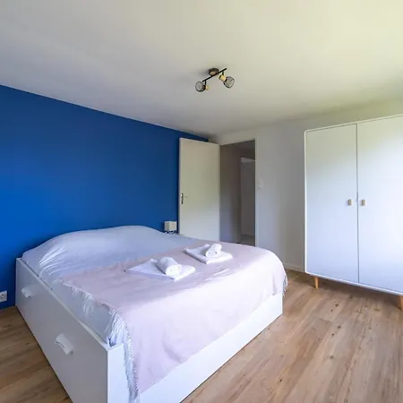 Family House, Garden, Peaceful Stay - Omaha Beach بيت للعطل *