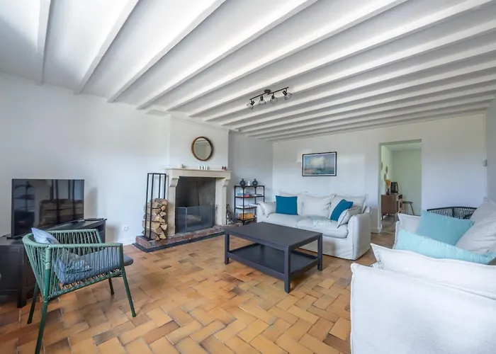 Family House, Garden, Peaceful Stay - Omaha Beach *