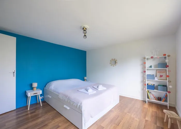 Private Parking & Large Garden Holiday home